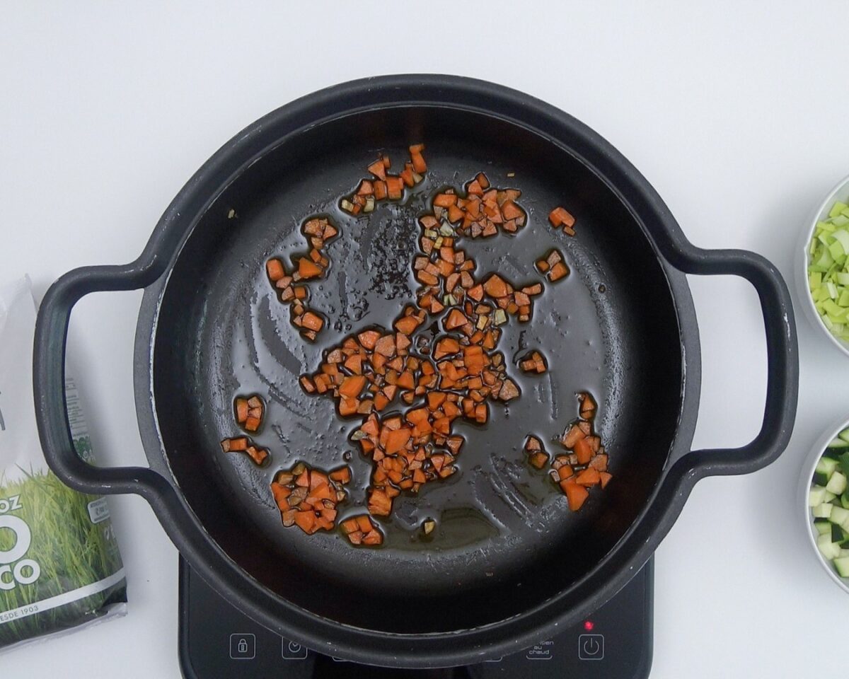 Pimientos rellenos de arroz y verduras. Receta paso a paso