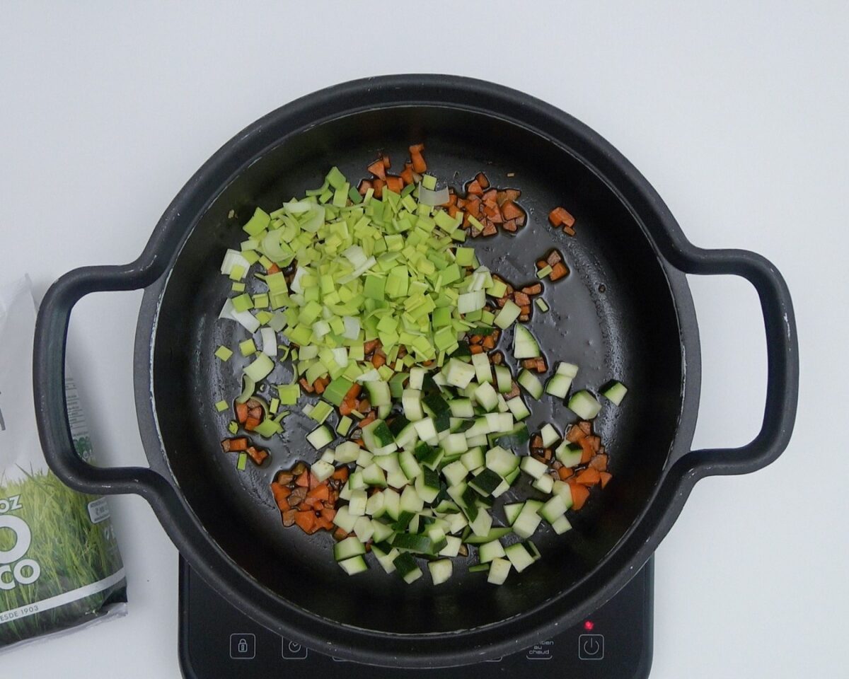 Pimientos rellenos de arroz y verduras. Receta paso a paso