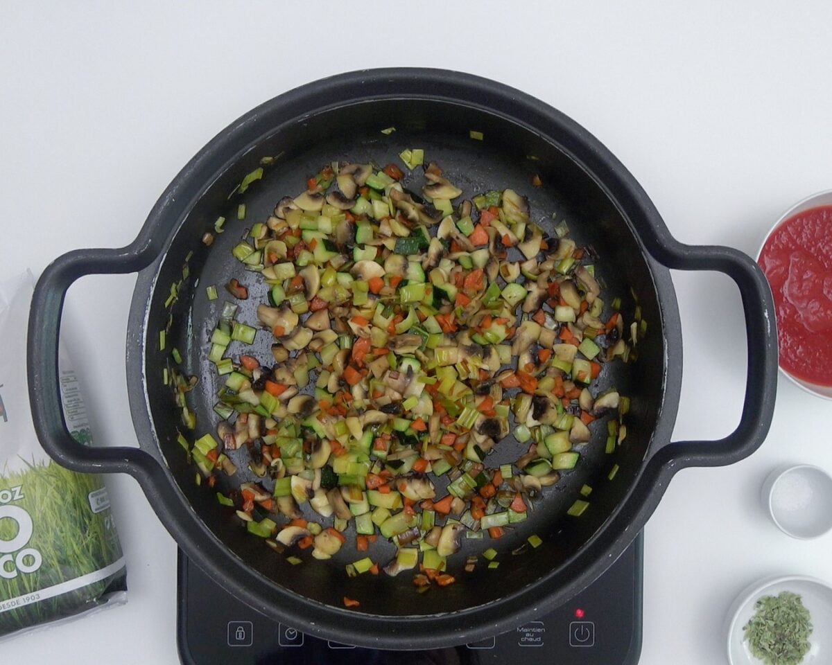 Pimientos rellenos de arroz y verduras. Receta paso a paso