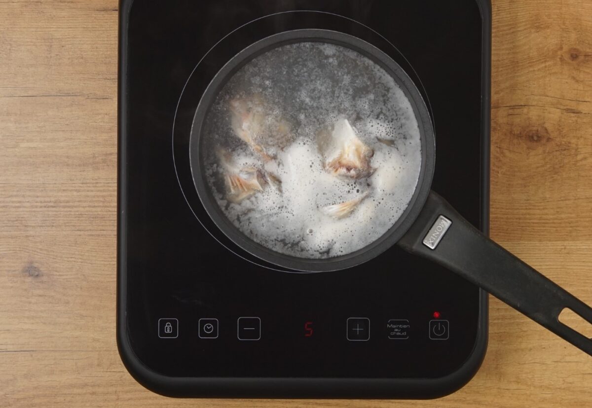 Rape al horno con tomate, una receta fácil para impresionar