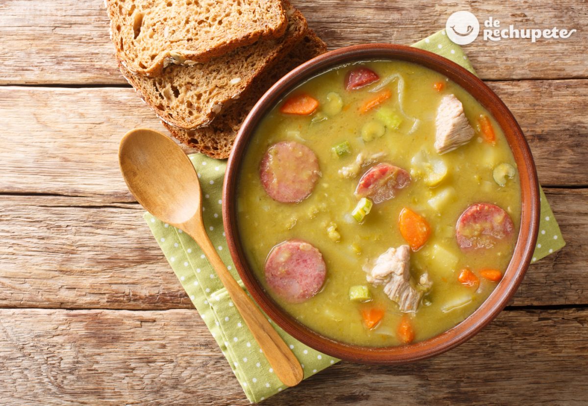 Erwtensoep. Sopa de guisantes holandesa