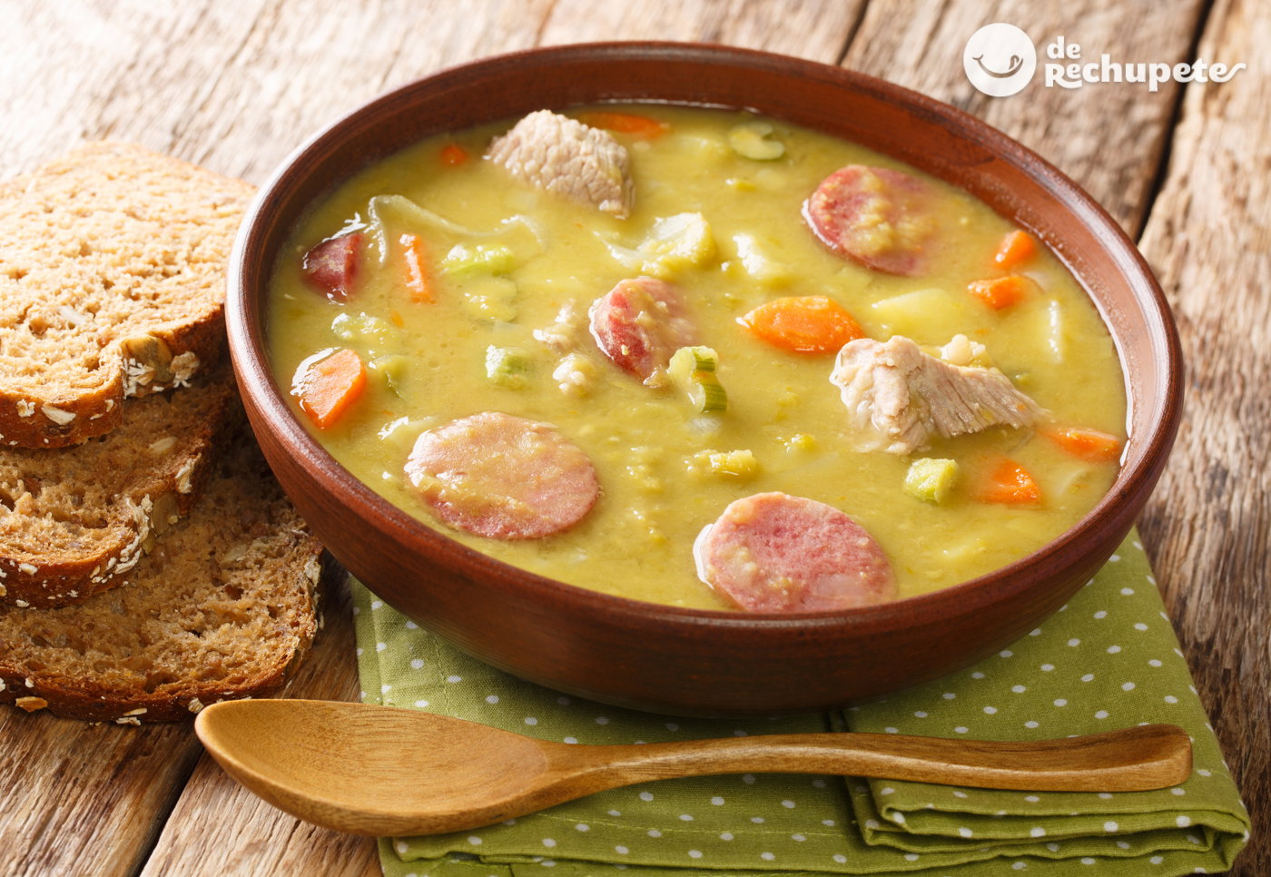 Erwtensoep. Sopa de guisantes holandesa