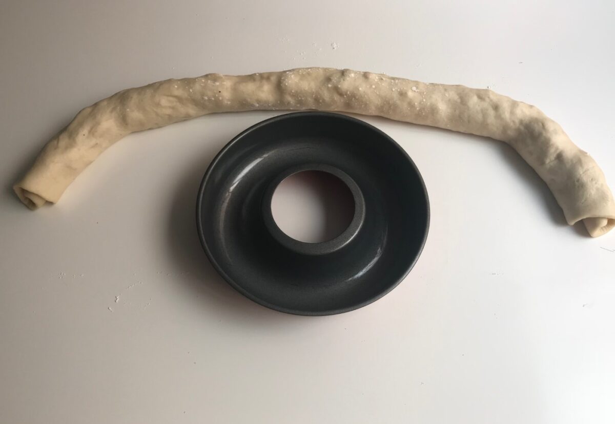 Casatiello napolitano. Postre tradicional italiano de Semana Santa