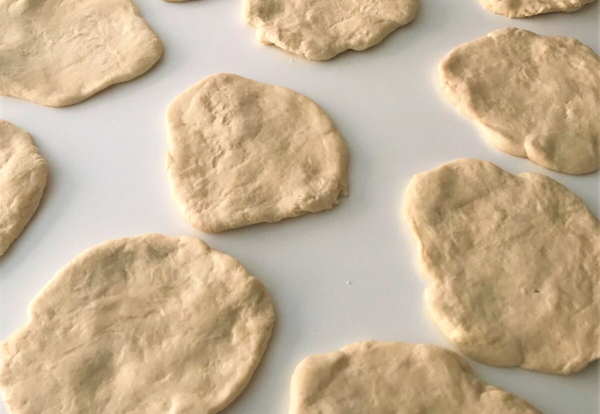 Cómo hacer domplinas. Torta de masa frita venezolanas