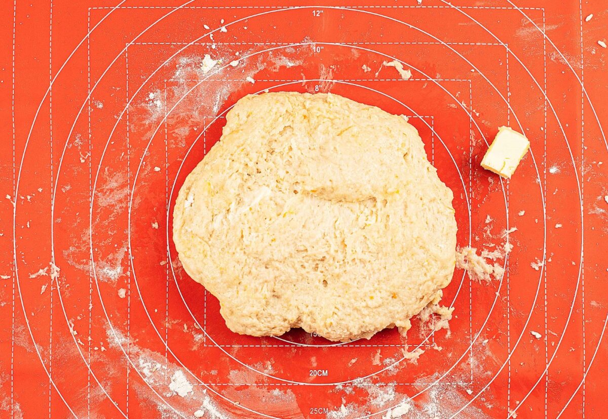 Pan de Pascua o Tsoureki. Postre griego de Semana Santa