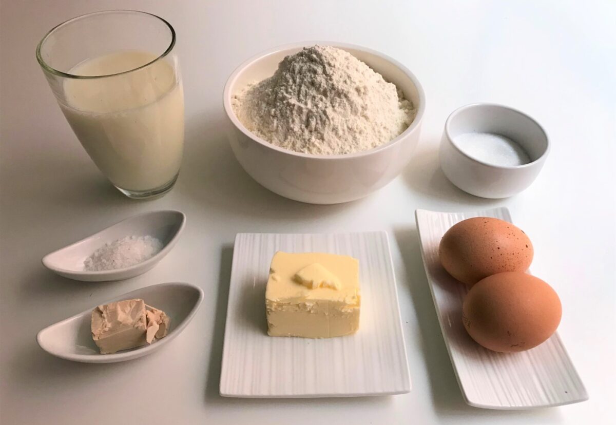 Pan de Viena casero. Receta de panecillos dulces paso a paso