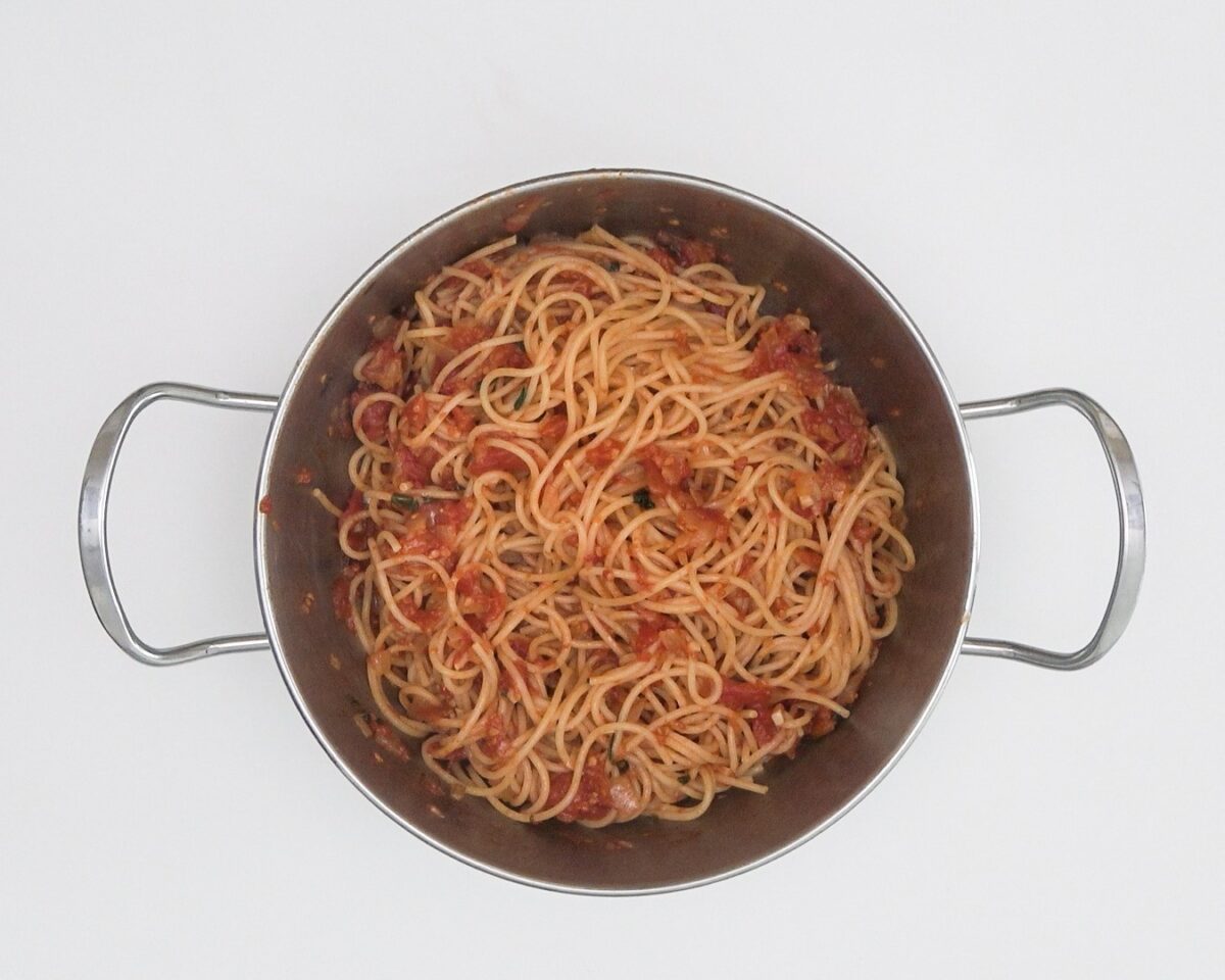 Cómo hacer pasta Napolitana. Spaghetti napolitana