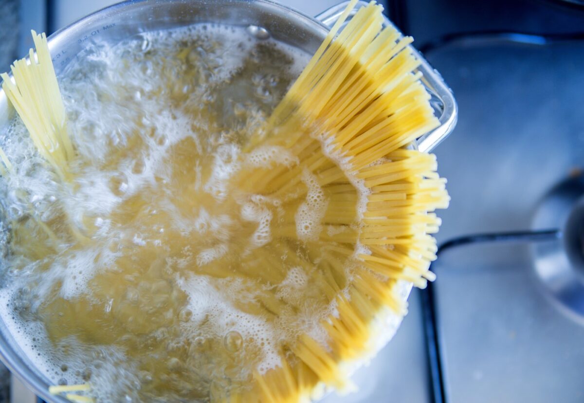 Cómo hacer pasta Napolitana. Spaghetti napolitana