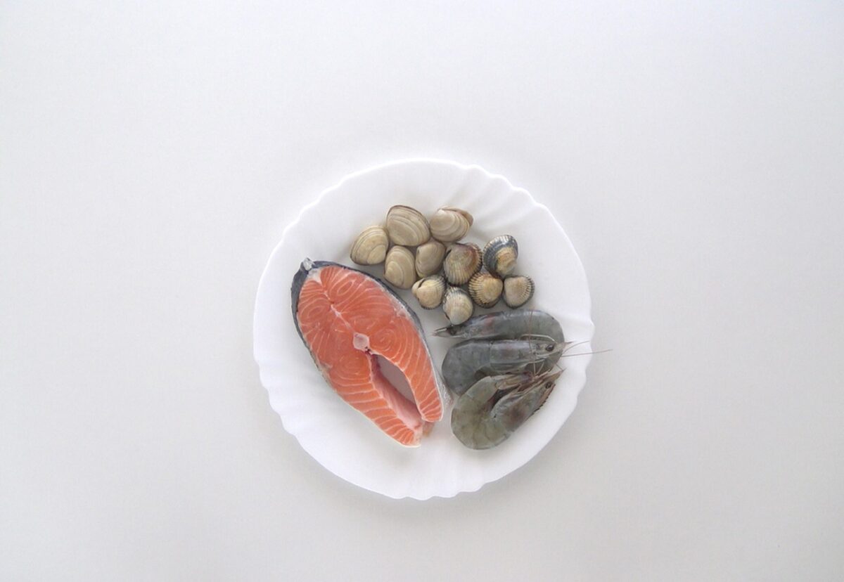 Salmón y mariscos en papillote
