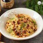 Arroz con rebozuelos y espárragos. Arroz vegetariano con setas