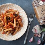 Pasta con verduras, plato de pasta saludable y delicioso