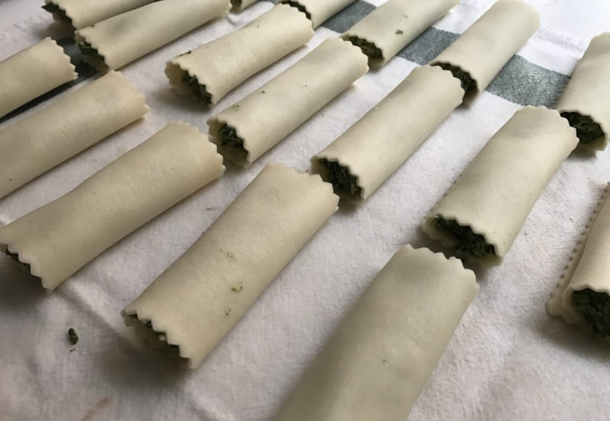 Canelones rellenos de espinacas y ricotta