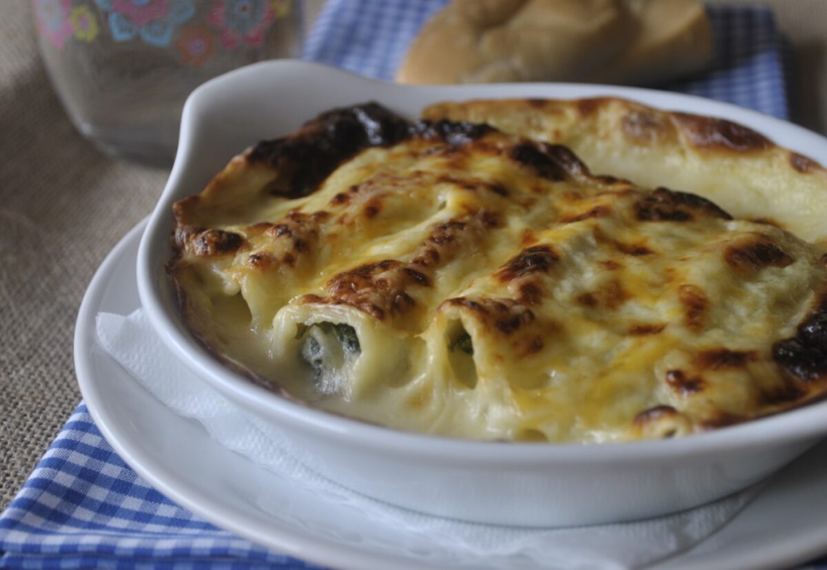 Canelones rellenos de espinacas y ricotta