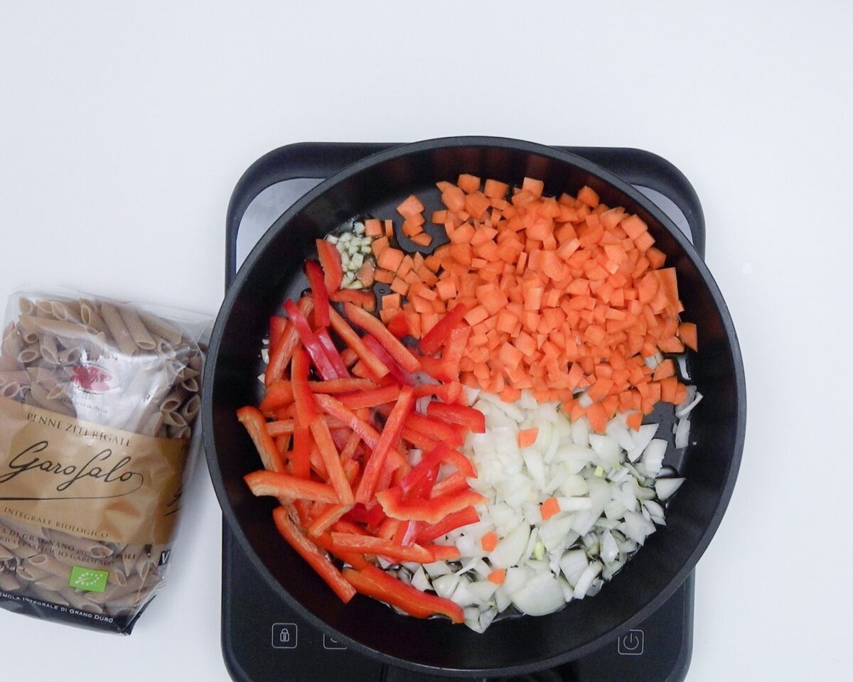Pasta integral con verduras. Receta de pasta sana y deliciosa