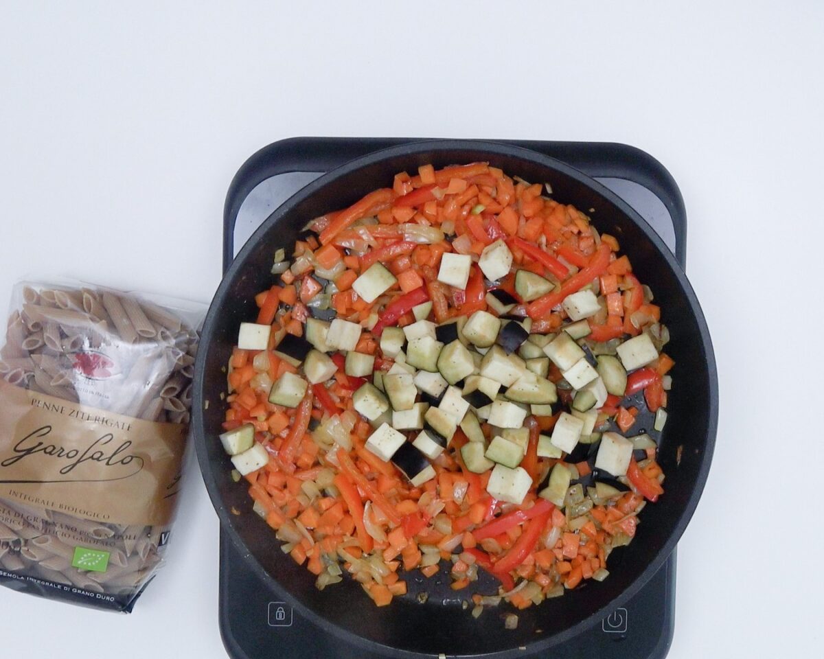 Pasta integral con verduras. Receta de pasta sana y deliciosa