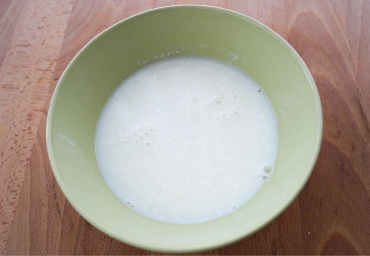 Cómo preparar un buttermilk casero o suero de mantequilla