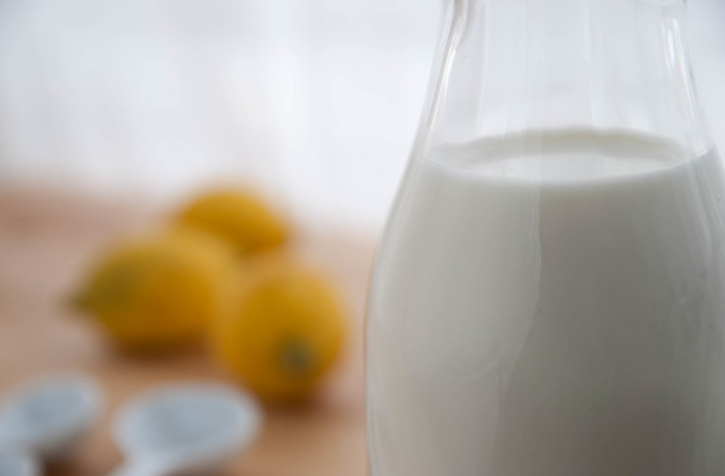 Cómo preparar un buttermilk casero o suero de mantequilla