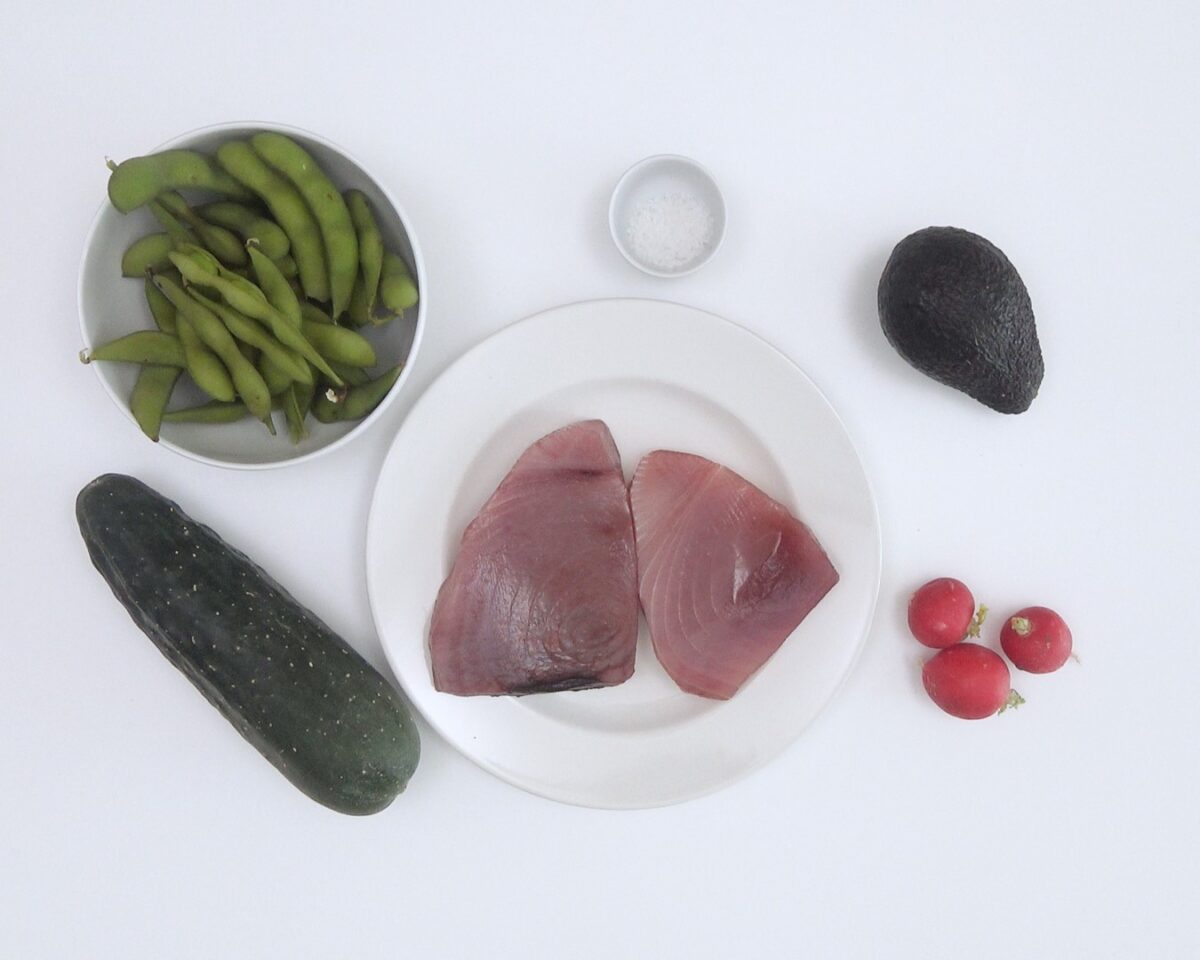 Cómo hacer poke bowl de arroz y atún. Receta sana y deliciosa