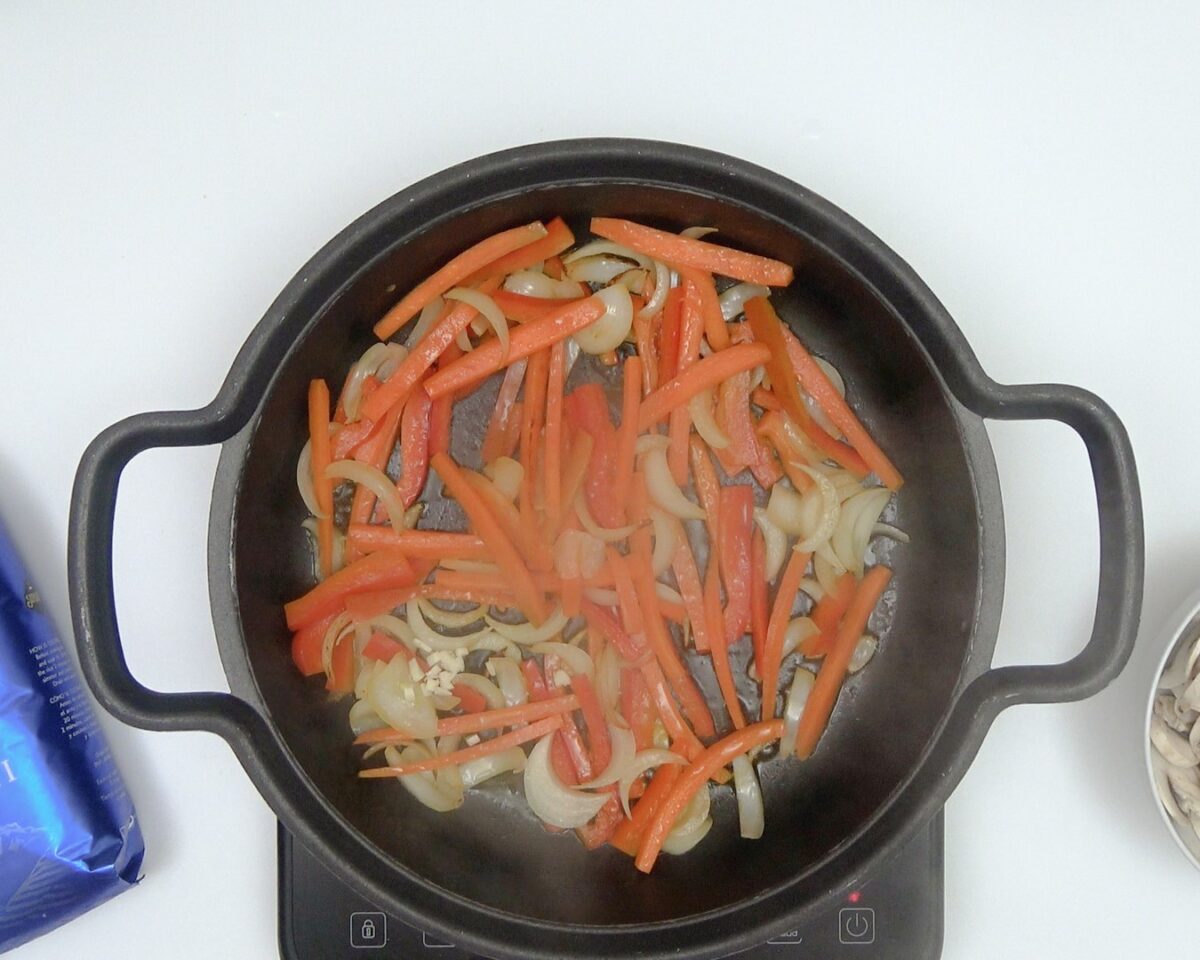 Arroz frito estilo oriental