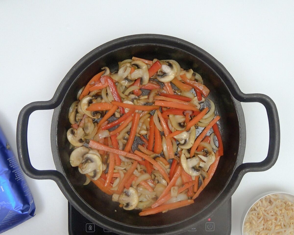 Arroz frito estilo oriental