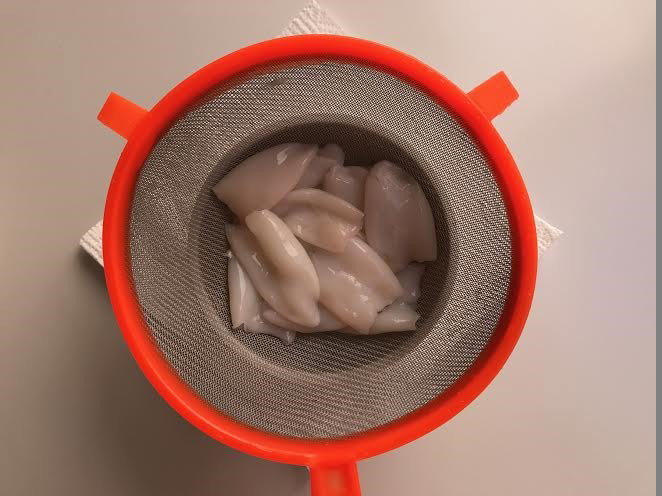 Bocata de chipirones rebozados y fritos