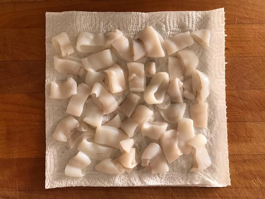 Bocata de chipirones rebozados y fritos