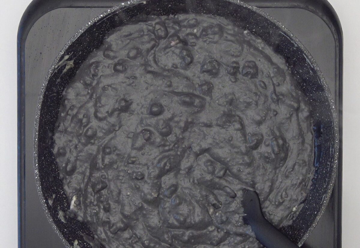 Croquetas de calamares en su tinta