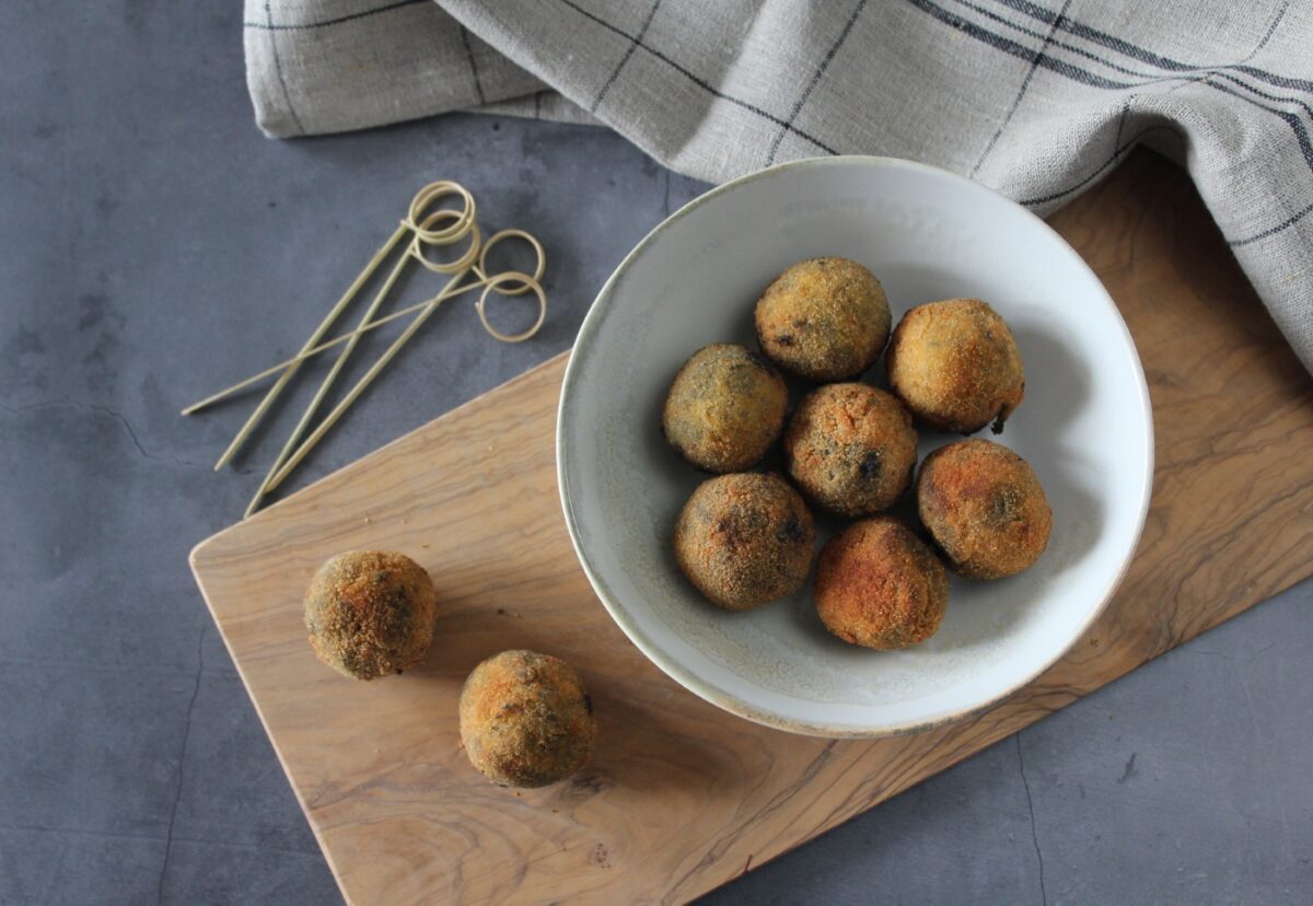 Croquetas de calamares en su tinta