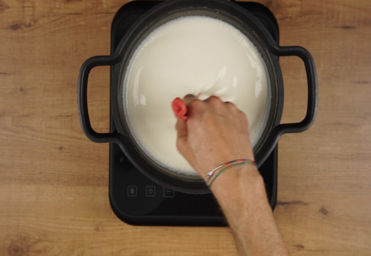 Huevos rellenos al horno con bechamel. Receta deliciosa paso a paso