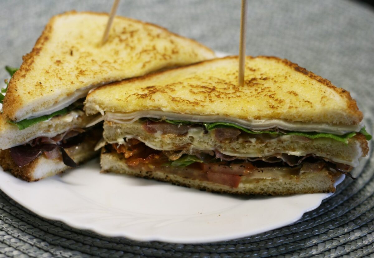 Cómo hacer el mejor sándwich casero con pollo o pavo