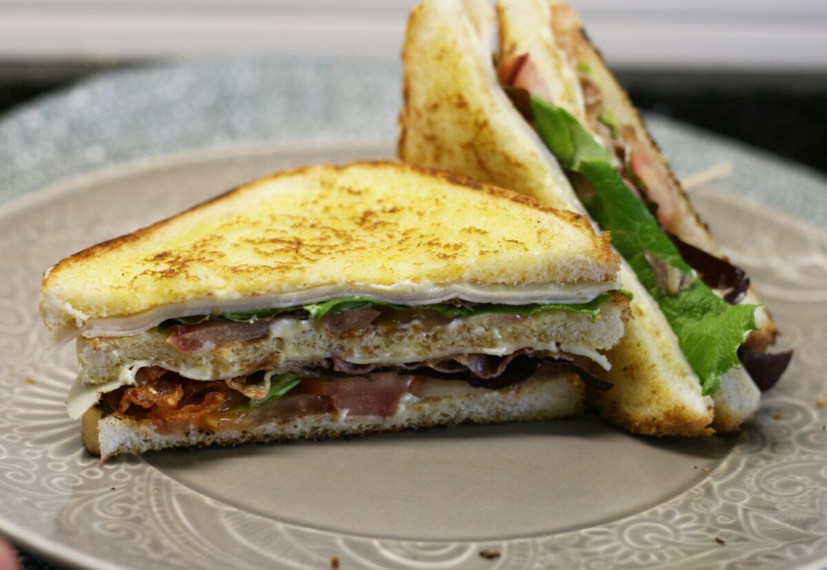 Cómo hacer el mejor sándwich casero con pollo o pavo