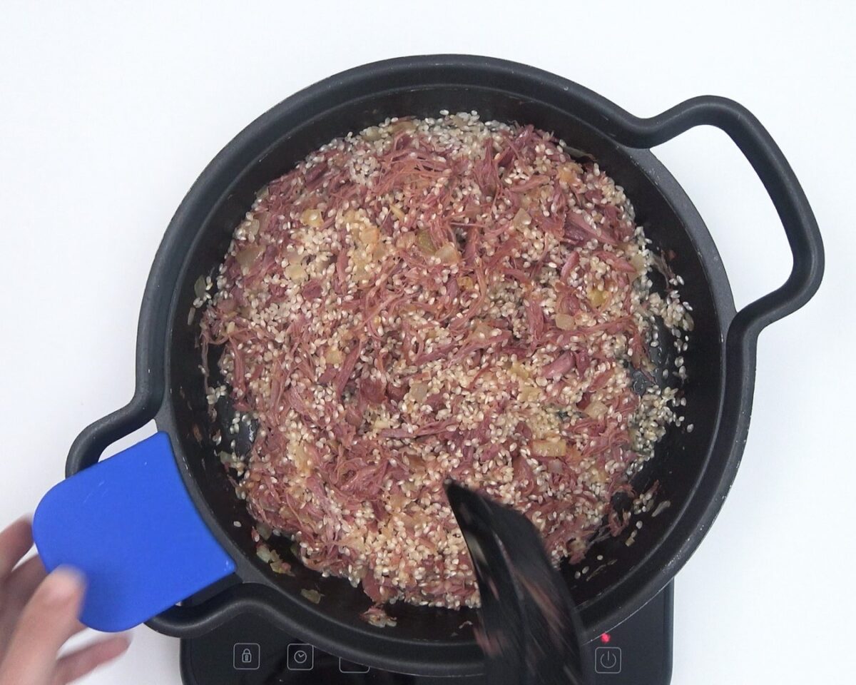 Arroz con confit de pato y verduras