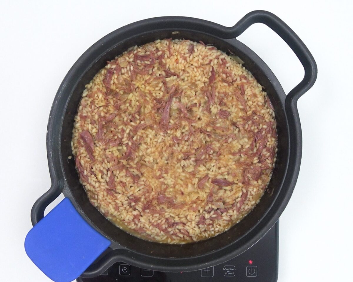 Arroz con confit de pato y verduras