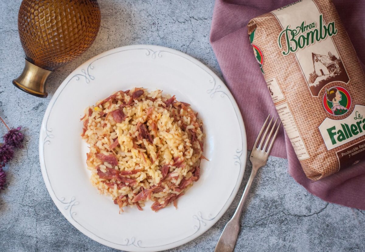 Arroz con confit de pato y verduras