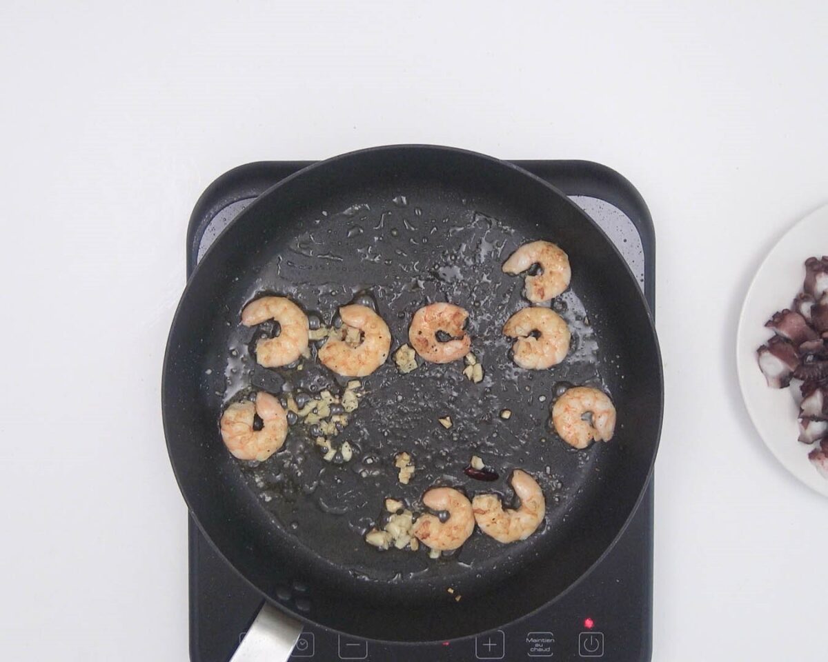 Pulpo con gambas al ajillo