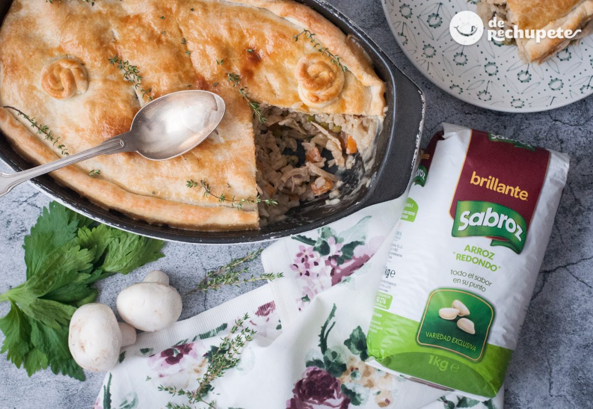 Pastel de pollo y arroz. Receta casera inglesa paso a paso