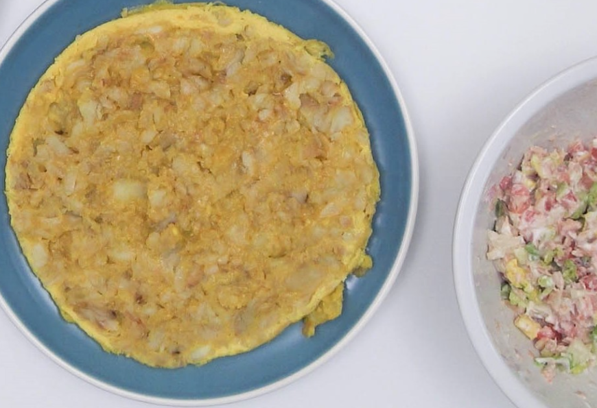 Tortilla rellena de atún