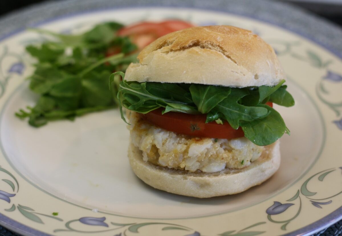 Hamburguesa de merluza. Receta fácil para los más peques