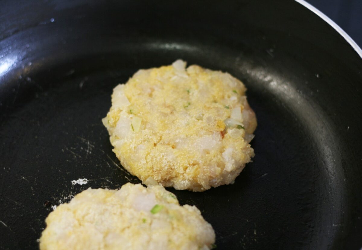 Hamburguesa de merluza. Receta fácil para los más peques