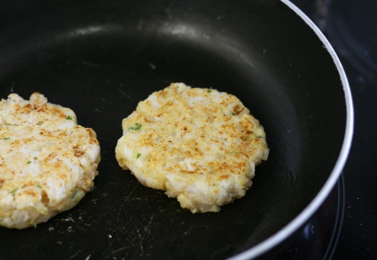 Hamburguesa de merluza. Receta fácil para los más peques