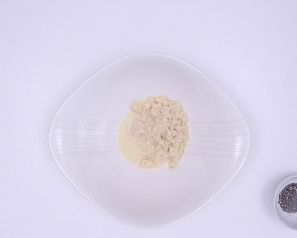 Espaguetis con queso y pimienta negra