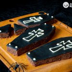 Brownies de chocolate en forma de ataúd para Halloween