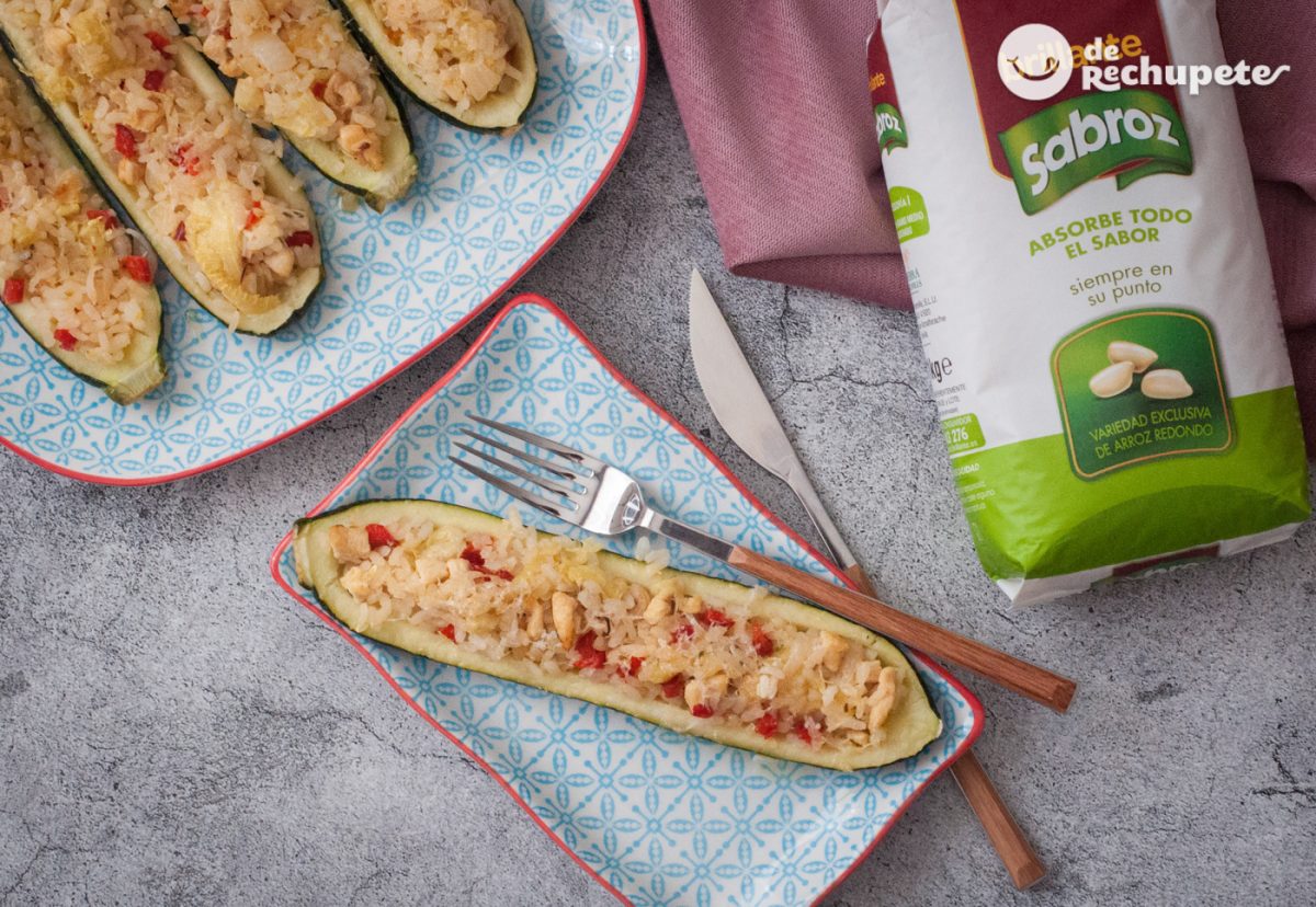 Calabacines rellenos de pollo y arroz. Receta paso a paso