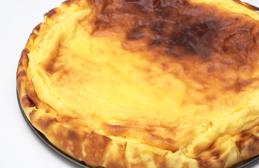 Tarta de yogur griego. Postre cremoso y fácil paso a paso