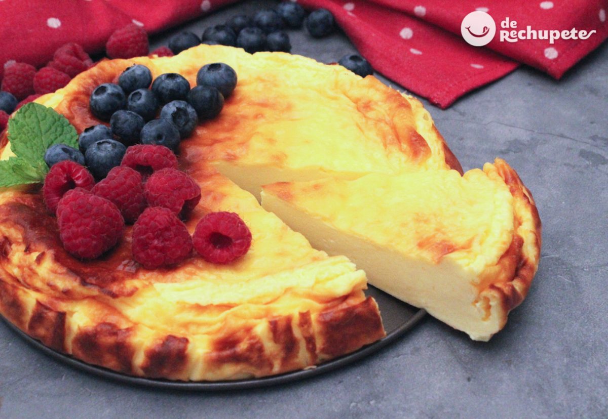 Tarta de yogur griego. Postre cremoso y fácil paso a paso