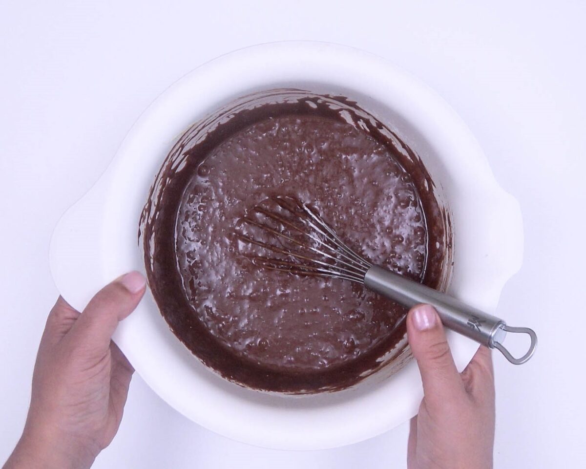 Bizcocho húmedo y esponjoso de chocolate. El bizcocho perfecto para los amantes del chocolate