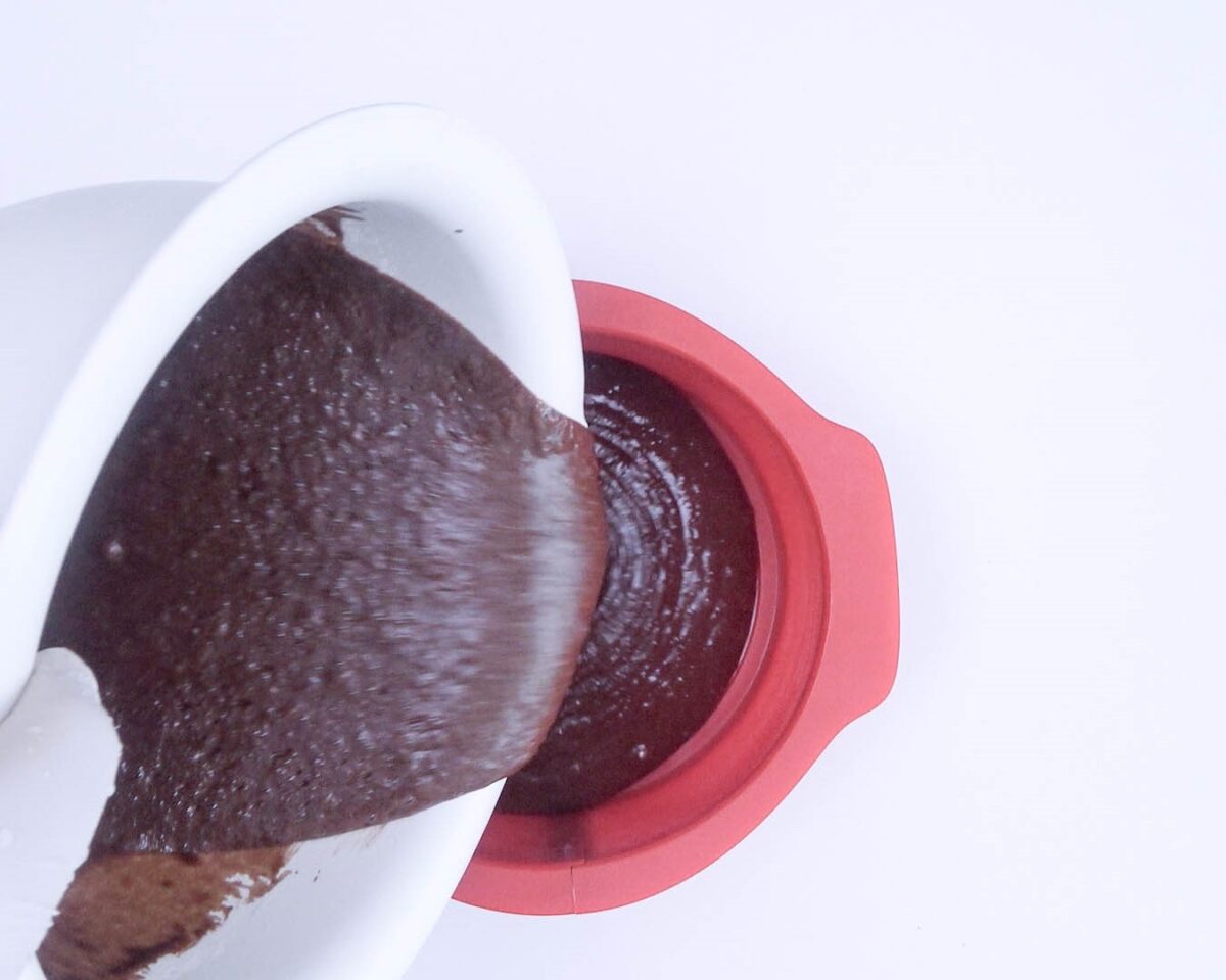 Bizcocho húmedo y esponjoso de chocolate. El bizcocho perfecto para los amantes del chocolate