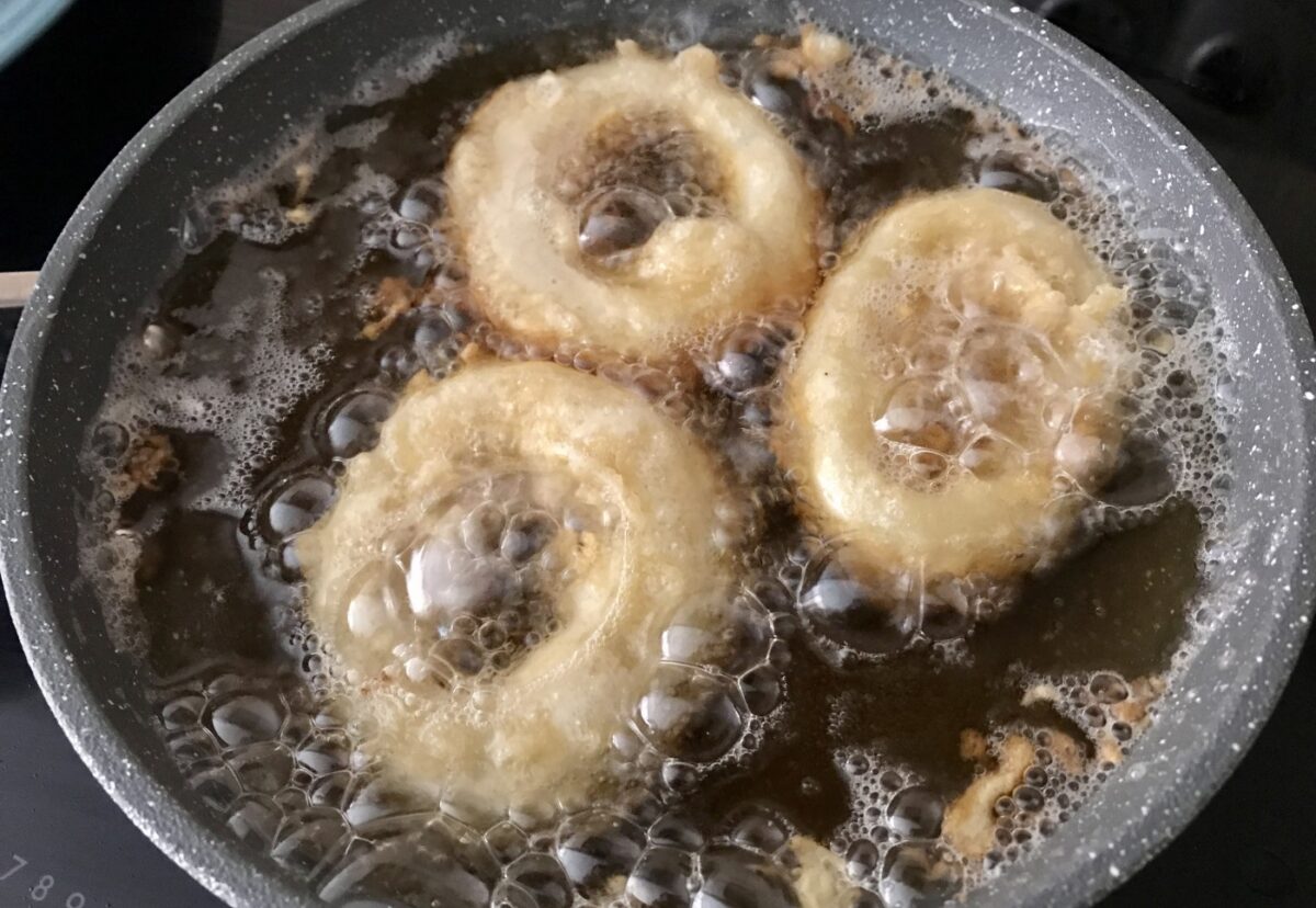 Calamares a la romana tiernos y esponjosos. Receta fácil paso a paso
