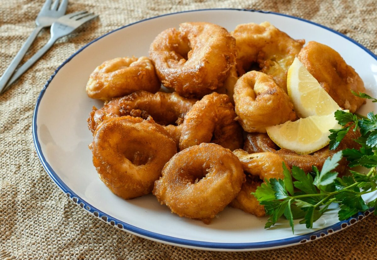 Calamares a la romana tiernos y esponjosos. Receta fácil paso a paso