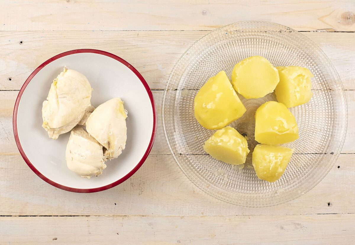Cómo hacer causa limeña peruana de pollo. Receta tradicional paso a paso